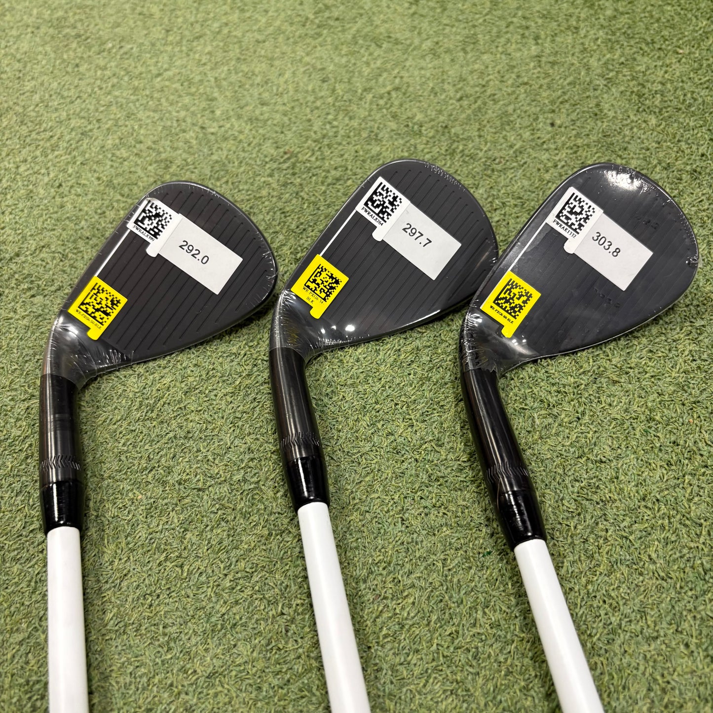 PXG 0311 Forged Black Wedges 50⁰ 54⁰ 60⁰ + KBS Custom Series Matte White + Red Label