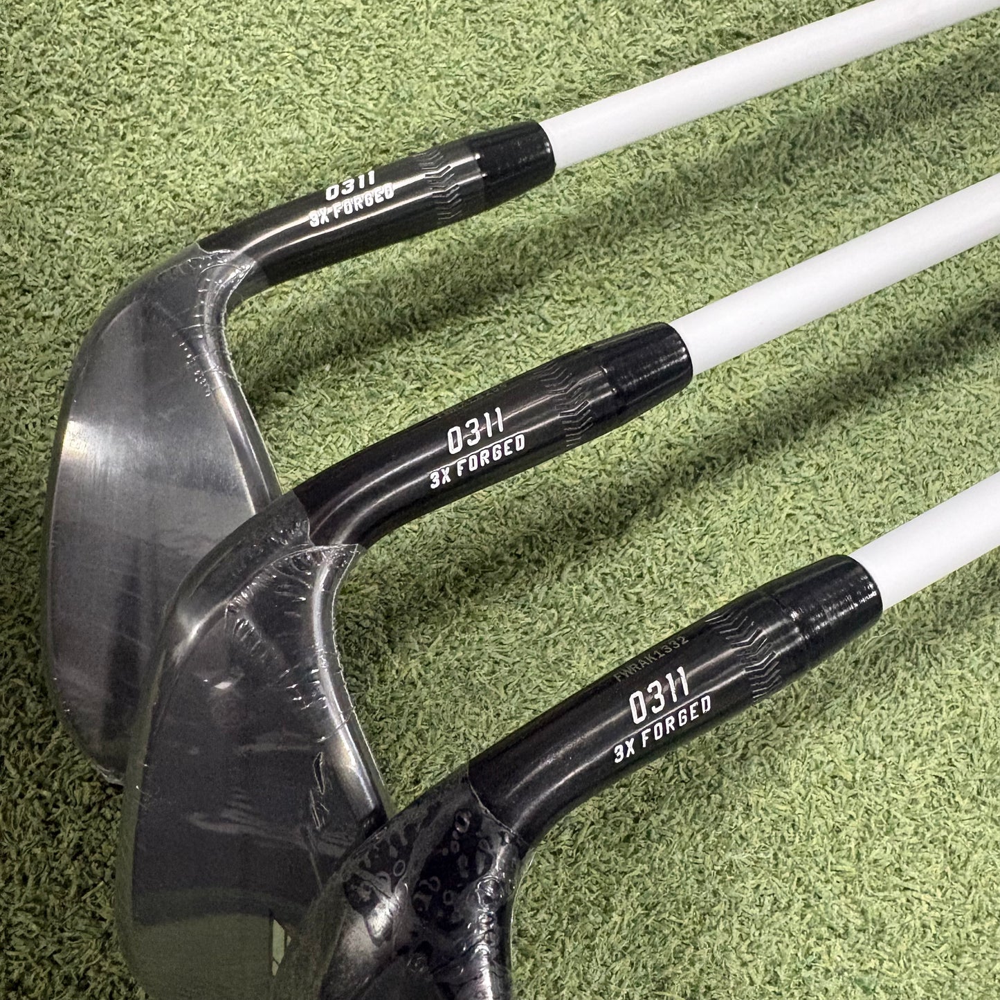 PXG 0311 Forged Black Wedges 50⁰ 54⁰ 60⁰ + KBS Custom Series Matte White + Red Label