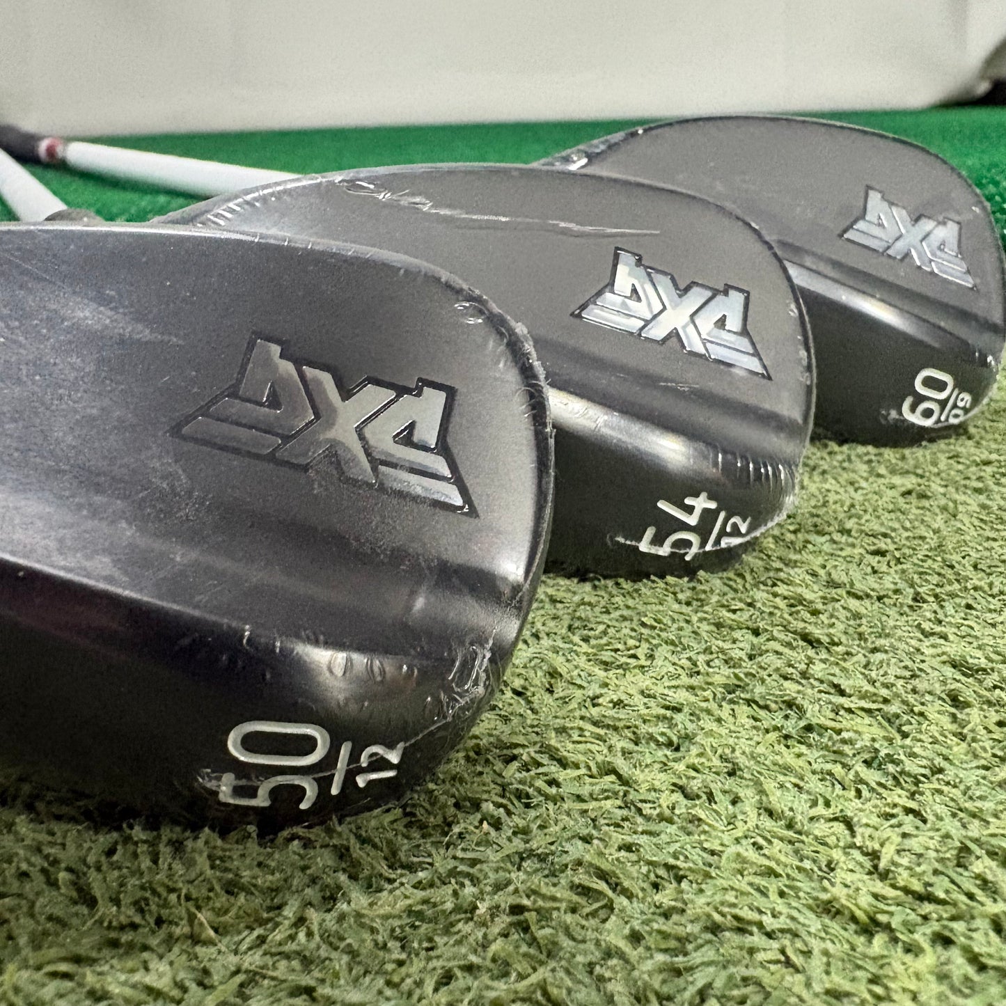 PXG 0311 Forged Black Wedges 50⁰ 54⁰ 60⁰ + KBS Custom Series Matte White + Red Label