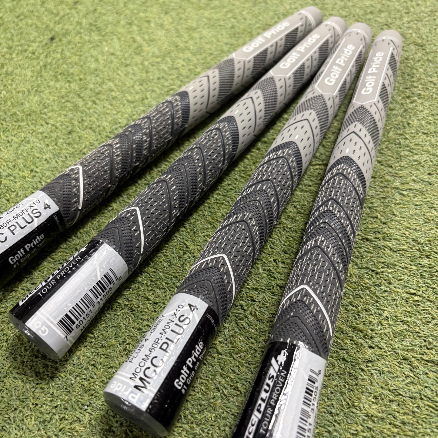Golf Pride MCC Plus 4 Grey Midsize
