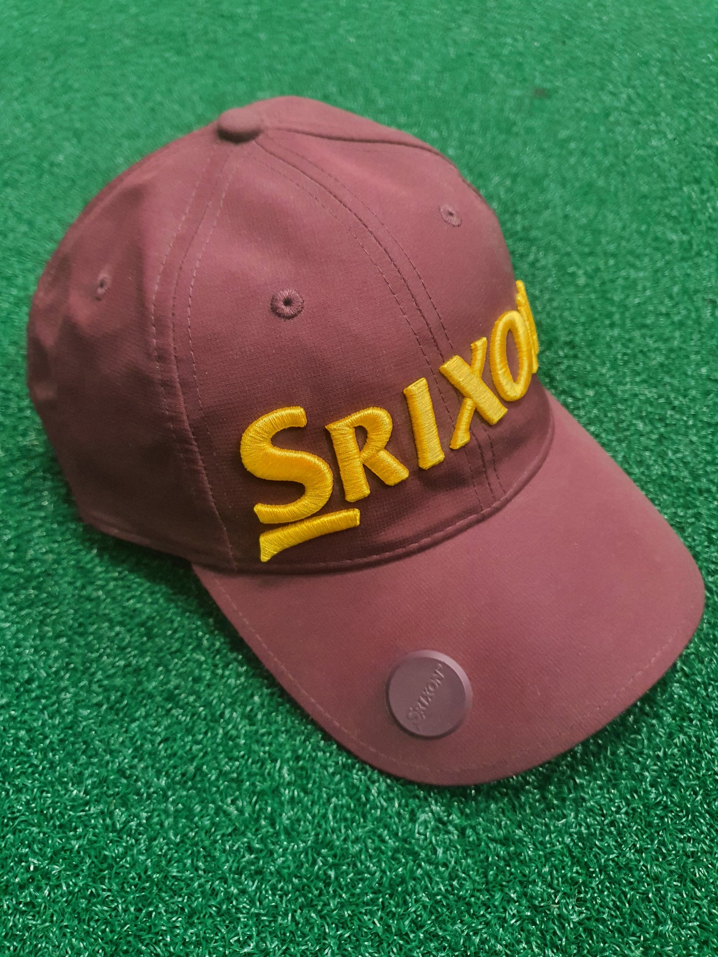 Srixon Golf Cap with Ball Marker